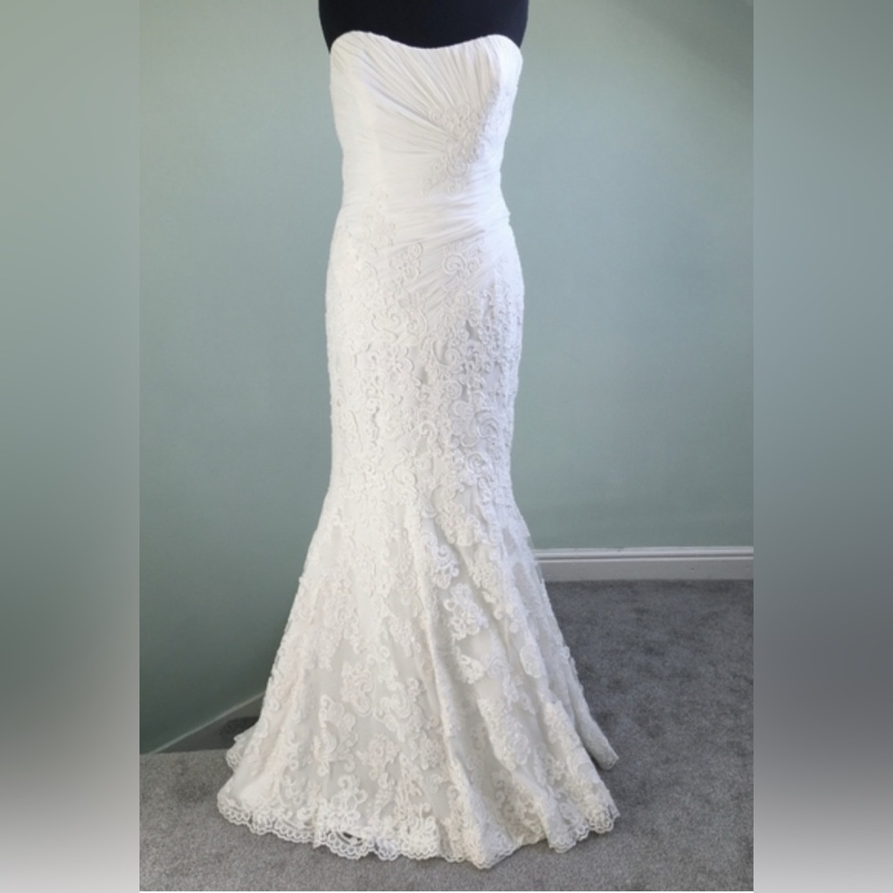 Enzoani Casablanca wedding gown in Ivory